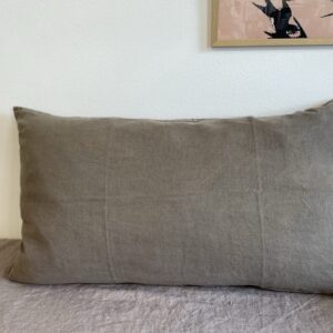 Hørpude – Jordfarvet (50×90 cm)