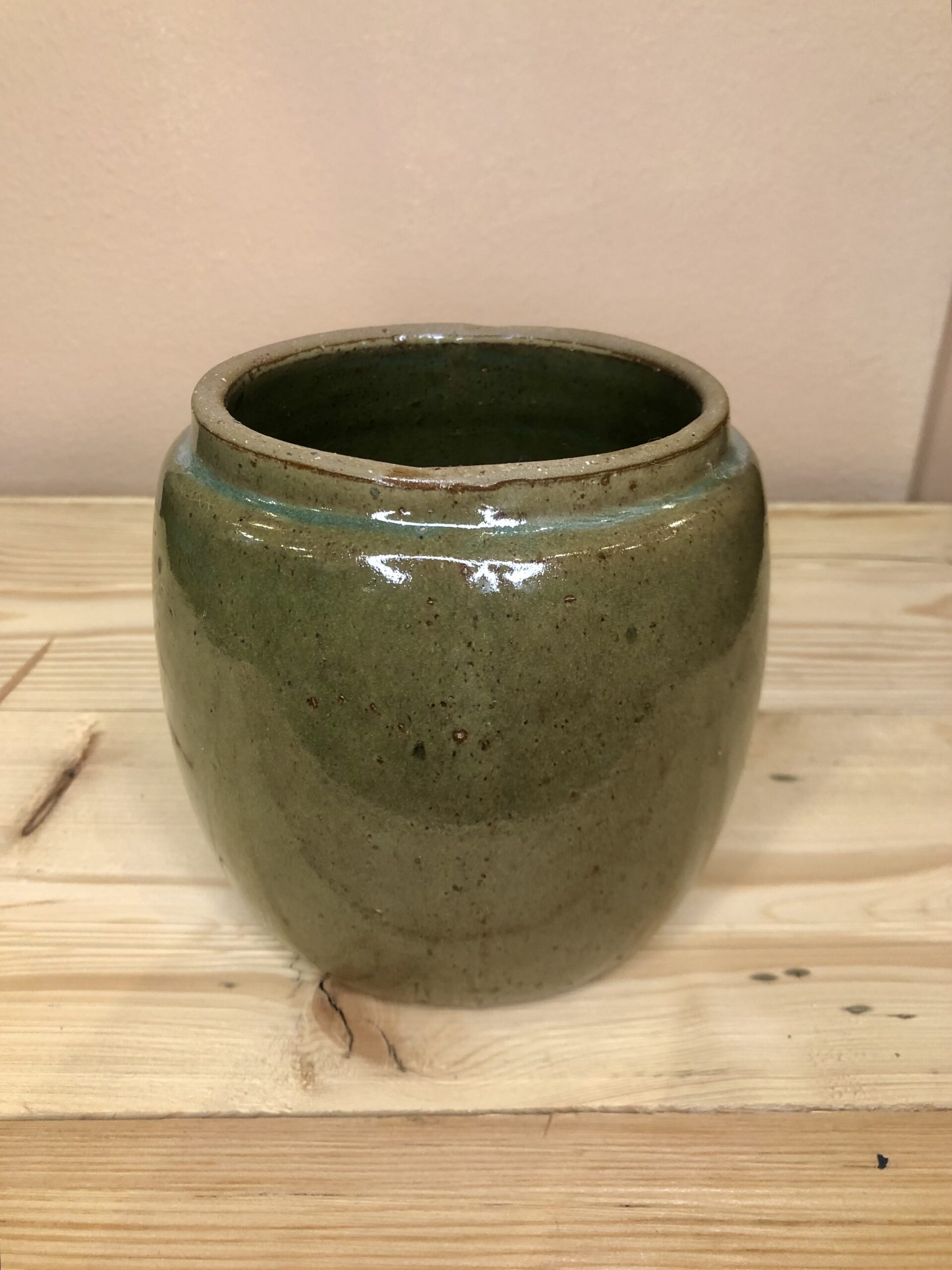 Krukke “Berit” – Unique, Lysebrun/grøn (15×13 cm)