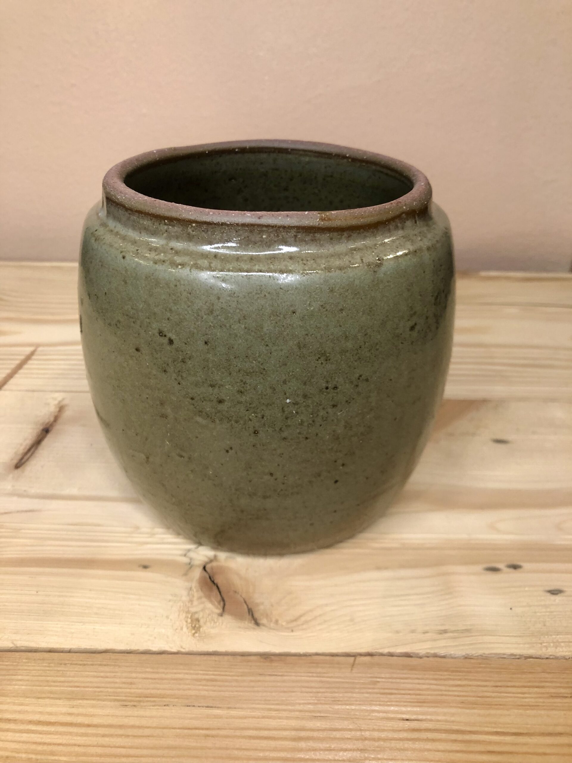 Krukke “Berit” – Unique, Lysebrun/grøn (15×13 cm)