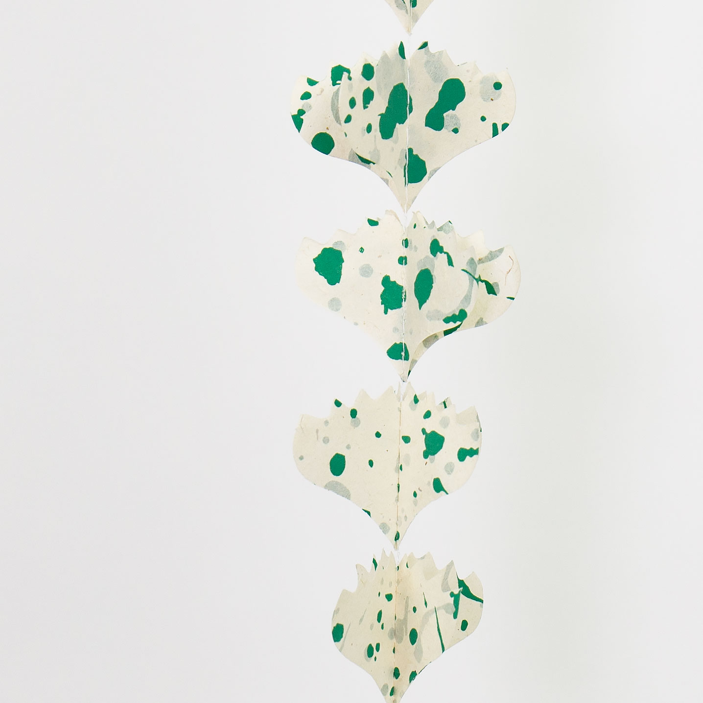 Guirlande med blomster fra Afroart (80 cm)