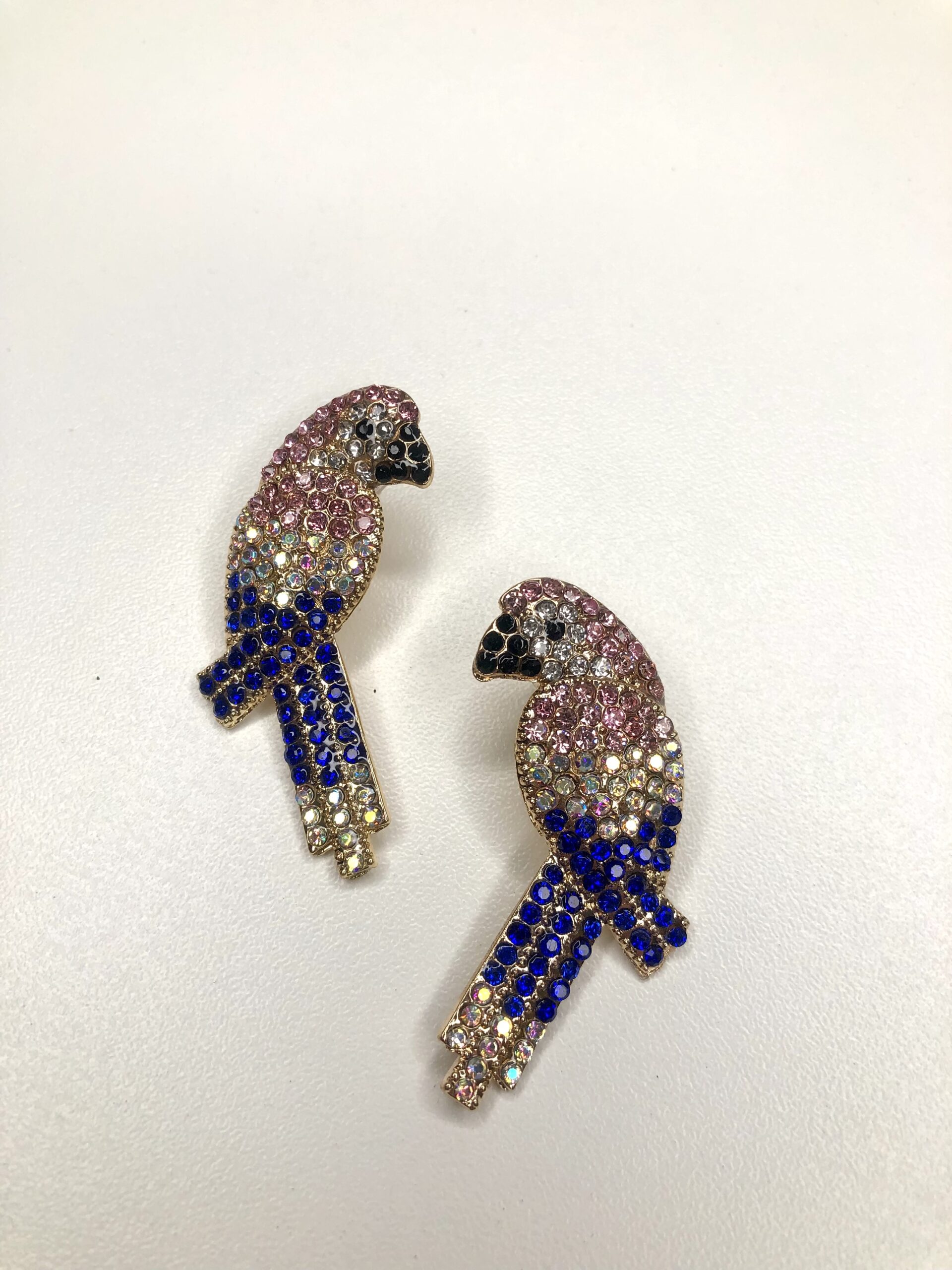 Øreringe fra MdL Jewellery – Papegøje (lyserød, blå)