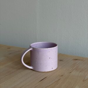 Kop fra Handmade By Marle – Purple Stain (Høj)