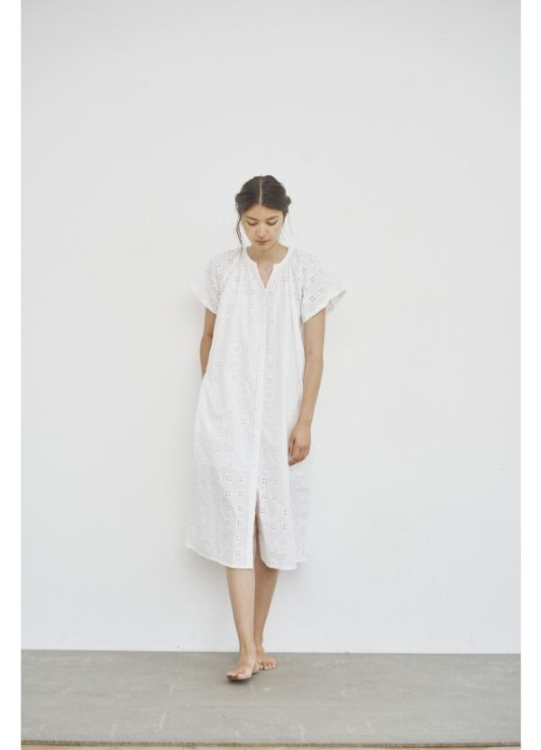 Care By Me | Kjole "Augusta" - White - Image 2