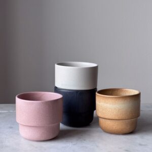 Krus TOTO Julie Damhus Studio – Brun (Lille)