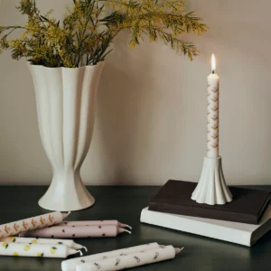 Amor Kronelys fra Broste Copenhagen | Gammelrosa/Rød