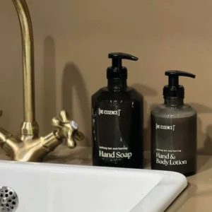 RE ESSENCE | HAND & BODY LOTION (Lavendel/Fyrrenål)