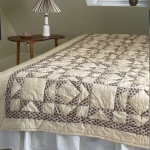 Patchwork sengetæppe | Jou Quilts