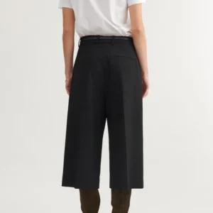 Marjo Shorts | Basic Apparel – Sort