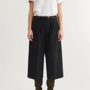 Marjo Shorts | Basic Apparel – Sort